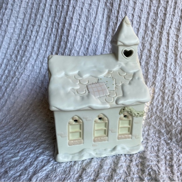 Vintage Enesco Precious Moments Sugar Town Chapel light up house - Picture 3 of 10